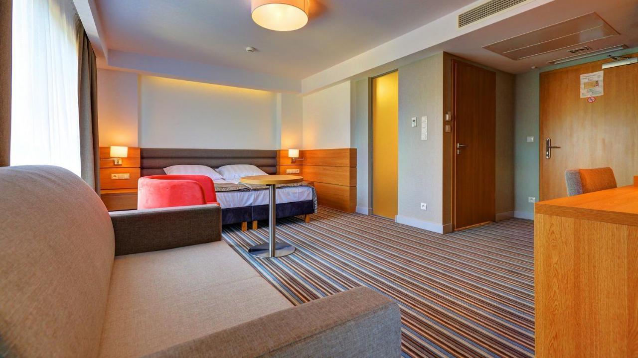 אוסטרוני מורסקי Hotel Skal Medi Spa & Resort מראה חיצוני תמונה